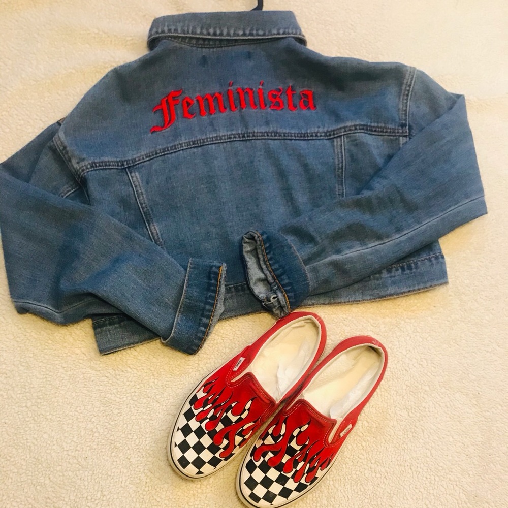 forever 21 feminist blue washed jean jacket💙❤️